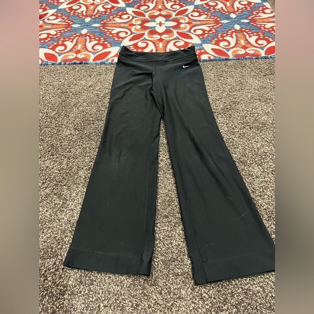 Nike flare yoga leggings